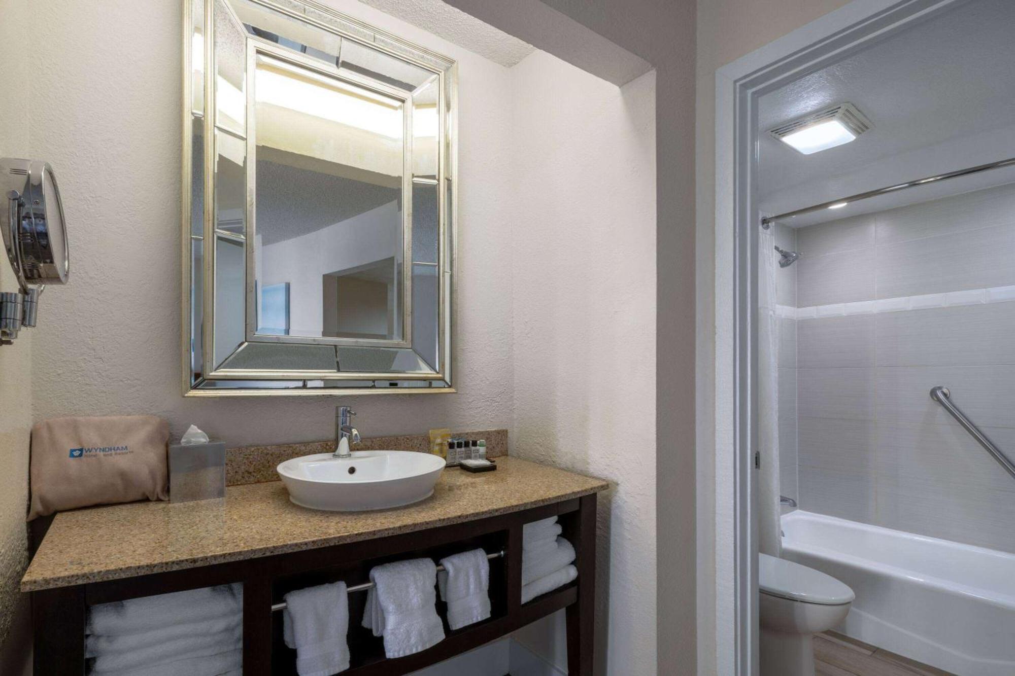 Wyndham Boca Raton Hotel Bagian luar foto